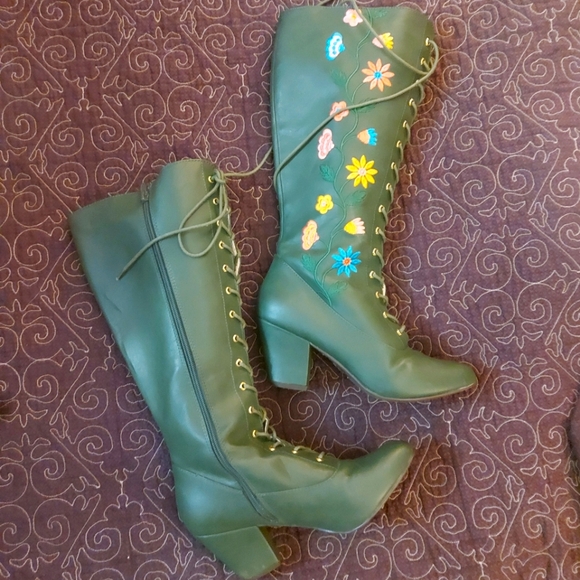 B.A.I.T Penny Road style vegan green floral boots - Picture 1 of 5